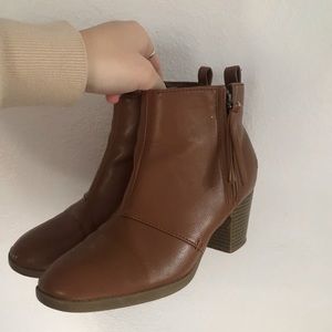 Brown boots